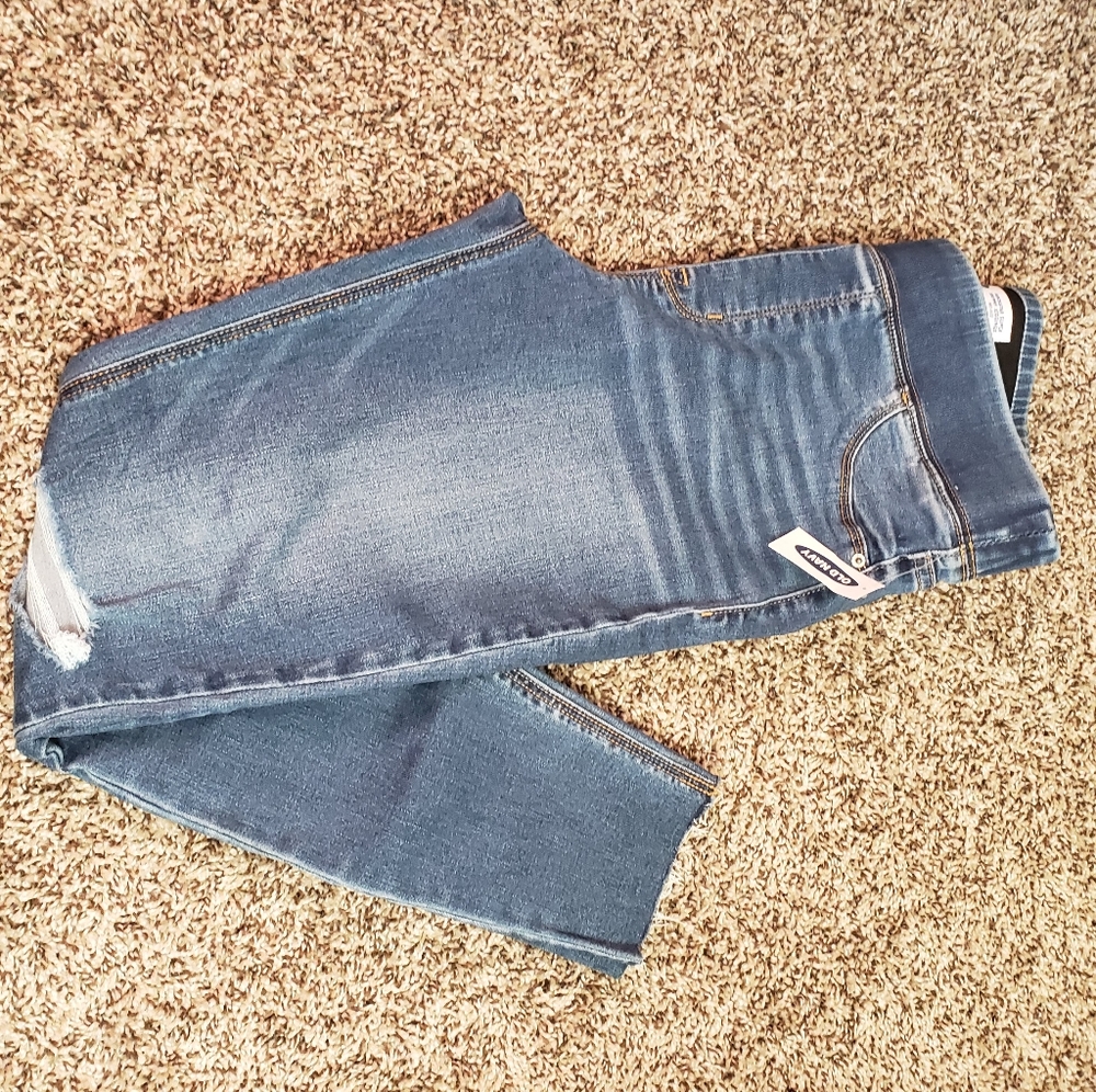 Old Navy Distressed Super Skinny Jeggings